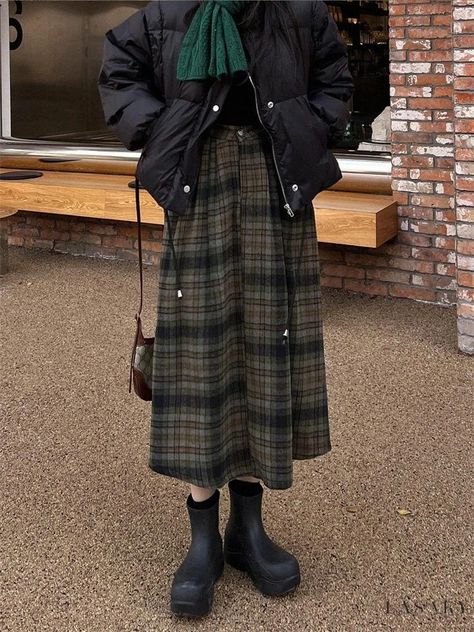 Lasaky - Retro Plaid Midi Skirt: A Sophisticated and Stylish Design featuring a Checkered Umbrella Pattern, High Waistline, and Long Hemline Long Plaid Skirt, Plaid Midi Skirt, Street Clothes, Fashion Umbrella, Umbrella Skirt, Checkered Skirt, Skirts Midi High Waisted, Purchase Order, Long Skirts For Women