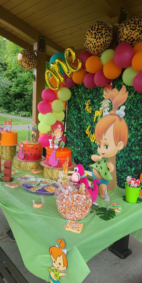 Pebble Birthday Theme, Flinstones Birthday Party Centerpieces, Flint Stones First Birthday, Flinstones Twin Birthday Party, Flintstones 1st Birthday Party Ideas, Pebbles Party Decorations, Pebbles 2nd Birthday Party, Pebbles Flintstone Party Decor, Flintstone 1st Birthday Party