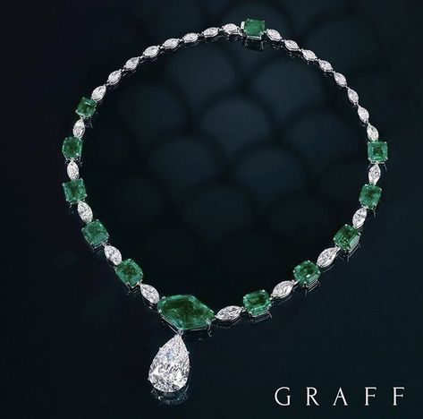 Graff Jewelry, Beautiful Diamond Necklace, Graff Diamonds, Bridal Diamond Necklace, Tiaras Jewellery, Diamond Earrings Studs Round, High Jewellery, Idea Design, Emerald Necklace