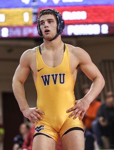 Attractive Olympians and Athletes College Wrestling, Wrestling Singlet, Lycra Men, Sports Boys, Men In Uniform, Athletic Men, Muscle Men, Mens Fitness, Fashion Models