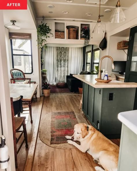 Rustic Renovation Ideas, Cute Camper Interior, Boho Camper Interior, Rustic Trailer, Camper Home Ideas, Small Camper Interior Ideas, Small Travel Trailer, Skoolie Ideas, Toy Hauler Rv