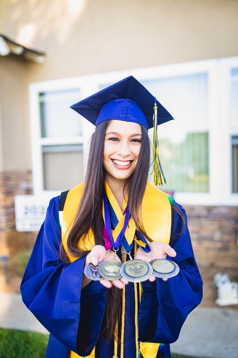 Student showing off her medals Graduation Pictures With Medals, Senior Picture Ideas With Medals, Graduation Medal, California High School, High School Senior Photos, Graduation Pics, High School Seniors Photos, Photography Student, Prom 2024