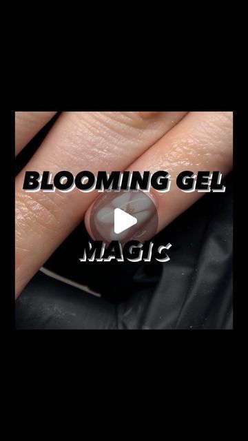 Christmas Nails Diy, Blooming Gel, Floral Nails, Nail Art Tutorial, Gel Nail Art, Cool Nail Art, Flower Nails, Flower Making, Diy Nails