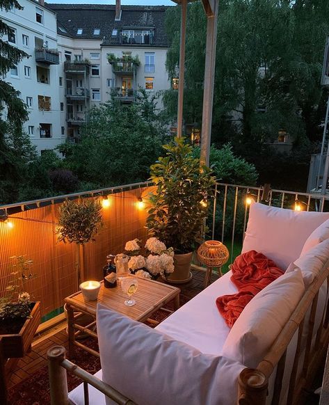 10 Beautiful Balcony Decor Tips - Make Your Balcony Cozy Patio Balcony Ideas, Small Apartment Balcony Ideas, Balcony Ideas Apartment Outdoor, Modern Balcony, Balcony Lighting, Small Balcony Design, Porch And Balcony, Apartment Patio, Apartment Patio Decor