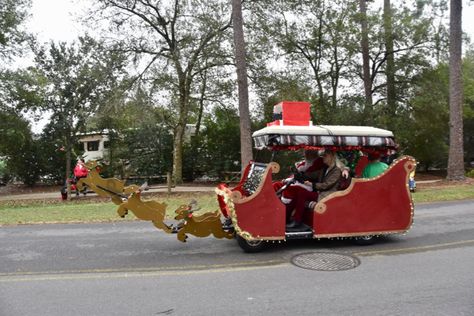 Golf Cart Decorations For Christmas, Side By Side Christmas Parade, Grinch Golf Cart Decorations, Golf Cart Christmas Parade, Christmas Golf Cart Decorations, Golf Cart Christmas Parade Ideas, Golf Cart Christmas Decorating Ideas, Christmas Golf Cart Parade Ideas, Christmas Golf Cart