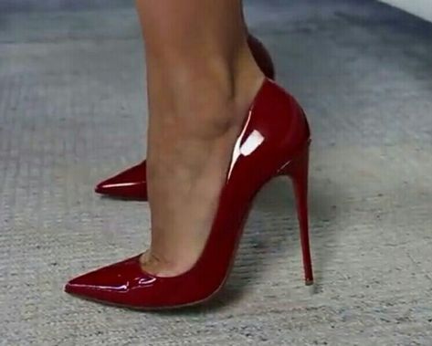 Red Stilletos, Red High Heel Shoes, Feminine Shoes, Very High Heels, Fashion Shoes Heels, Fun Heels, Beautiful High Heels, Beautiful Heels, Red High Heels