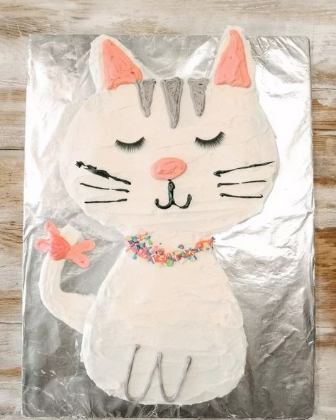 Kitty Cat Birthday Cake Ideas, Kitten Birthday Party Cake, Kitty Cat Birthday Party Cake, Easy Cat Cakes For Kids, Cat Cake Diy, Cat Theme Cake Kid Birthdays, Easy Cat Cake Birthday, Pink Cat Cake, Kitty Cakes For Kids