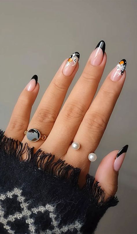 Nail Art Halloween, Holloween Nails, Chic Manicure, Spooky Chic, Halloween Acrylic Nails, Cute Halloween Nails, Nagel Tips, October Nails, Nails For Kids