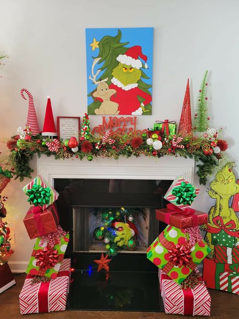 Grinch Living Room Decorating Ideas, Whoville Themed Christmas Party, Grinch Living Room, Christmas Decor Ideas Grinch, Grinch Humor, Grinch Christmas Party Decorations, Whoville Christmas Party, Grinch House, Christmas Brunch Party