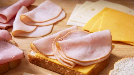 Listeria Outbreak in 6 States Tied to Deli Meat and Cheese - Consumer Reports Roast Beef Deli Meat, Homemade Sandwich, Pizza Cake, Oven Roasted Turkey, Roast Turkey Breast, Deli Ham, Deli Meats, Lunch Meat, Eat Lunch