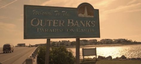 The HIT NETFLIX TV SERIES!!! Outer Banks Vibes, Obx Vibes, Obx Aesthetic, Outer Banks Aesthetic, Netflix Codes, Outer Banks Paradise On Earth, Pogue Life, Penn Badgley, Three Best Friends