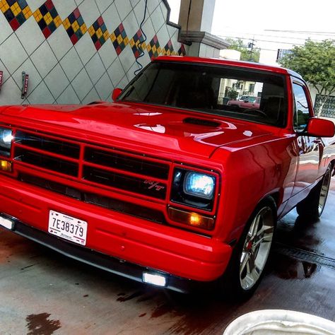 190 Likes, 25 Comments - @_chino666 on Instagram: “👍🙈👌😂😂” First Gen Dodge, Single Cab Trucks, Ranger Truck, Ford Ranger Truck, Dodge Ram Pickup, Sport Truck, Dodge Pickup, Lowered Trucks, Dodge Power Wagon