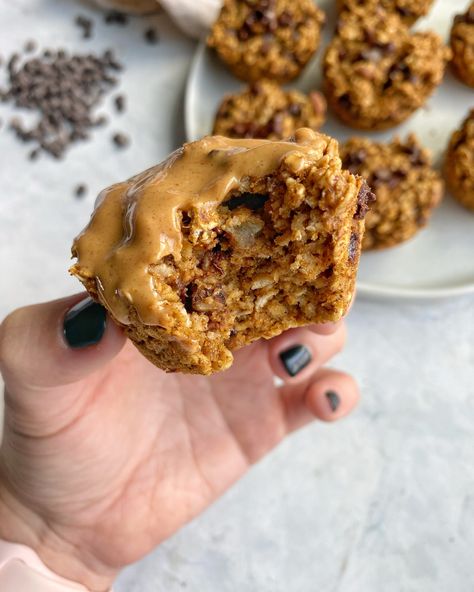 Pumpkin Oatmeal Cups - onebalancedlife.com Breakfast For The Week, Sweet Potato Breakfast Hash, Oatmeal Bites, Air Fryer Recipes Appetizers, Pumpkin Oats, Oatmeal Cups, Sweet Potato Breakfast, Pumpkin Oatmeal, Yogurt Bowl