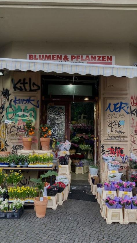 Spring In Berlin, Berlin Germany Aesthetic, Berlin Vibes, Berlin Summer, German Restaurant, Berlin Aesthetic, Zoological Garden, City Adventure, Berlin Street