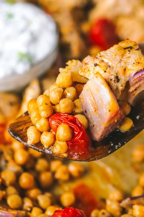 This One Pan Roasted Chicken with Chickpeas & Tomatoes is a simple, easy and delish dinner. Plus it's packed with 48g of protein per serving! Chickpeas And Tomatoes, Chicken With Chickpeas, Chicken Chickpeas, Pan Roasted Chicken, Pulses Recipes, Chicken Chickpea, Holiday Salads, One Pan Chicken, Recipe Sheets