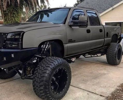 Mobil Off Road, Chevy Duramax, Chevy Diesel Trucks, Chevy Trucks Silverado, Trucks Lifted Diesel, Trucks Lifted, Duramax Diesel, Nice Trucks, Custom Chevy Trucks