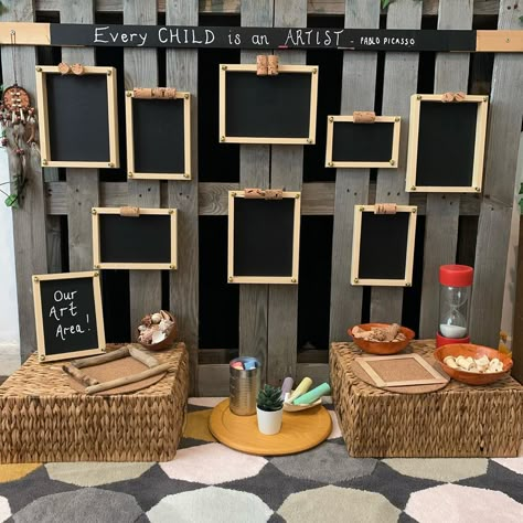 Early Years Displays Boards, Childcare Classroom Ideas, Kindergarten Sign In Ideas, Reggio Emilia Classroom Preschool, Reggio Classroom Set Up, Reggio Inspired Classrooms Preschool, Natural Eyfs Classroom, Preschool Art Display, Reggio Emilia Activities