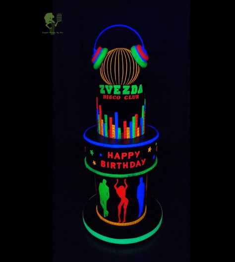 Neon Glow Birthday Cakes, Tortas Neon Party, Neon Cake Ideas, Neon Party Cake, Glow In The Dark Cake, Neon Birthday Cakes, Neon Dance Party, Dark Cake, Neon Cake