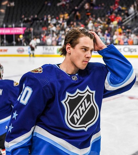 Sebastian Aho, Best Friend Poses, Friend Poses, Hockey Teams, Hockey Players, Sport Man, Ice Hockey, Nhl, Hockey