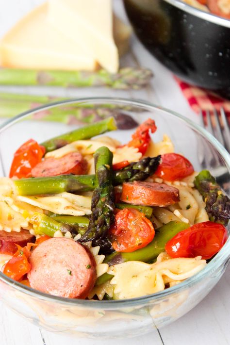 Bow Tie Pasta Recipes, Husband Dinner, Pasta Asparagus, Italian Sausage Recipes Pasta, Bow Tie Pasta Recipe, Kielbasa Pasta, Spinach Pasta Recipes, Prosciutto Recipes, Asparagus Dishes