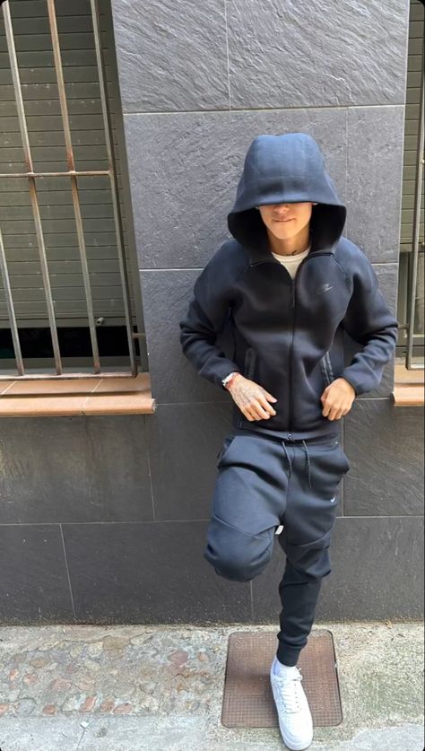 New Nike Tech Fleece, Nike Tech Drip, Nike Tech Outfit Men, Nike Tech Outfit, Tech Fleece Outfit, Roadman Style, Nike Tech Black, Nike Tech Fit, Nike Tech Fleece Outfit Men