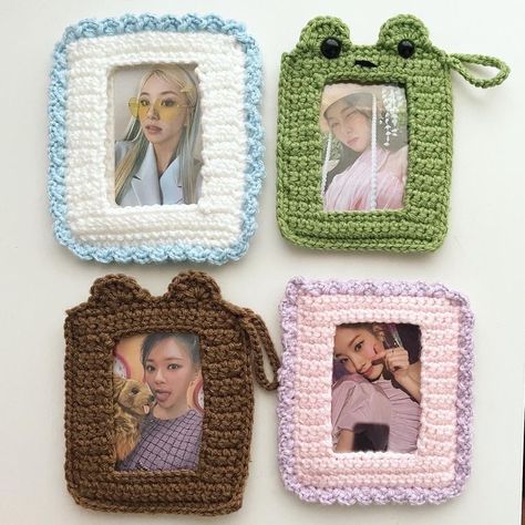 Crochet Kpop Inspired, Crotecht Ideas Easy, Twice Crochet Pattern, Things To Crochet Aesthetic, Crochet Badge Holder, Txt Crochet Ideas, Crochet Pc Holder Kpop, Kpop Inspired Crochet, Kpop Crochet Grid