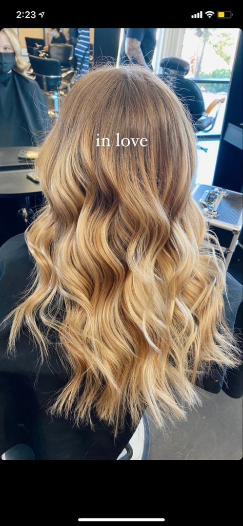 Golden Blonde With Lowlights, High And Low Lights Hair Blonde Balayage Highlights, Yellow Blonde Highlights, Fall Blonde Hair Color Low Lights Caramel Highlights, Carmel Blonde, Brown Lowlights, Fall Blonde Hair Color, Blonde Lowlights, Fall Blonde Hair