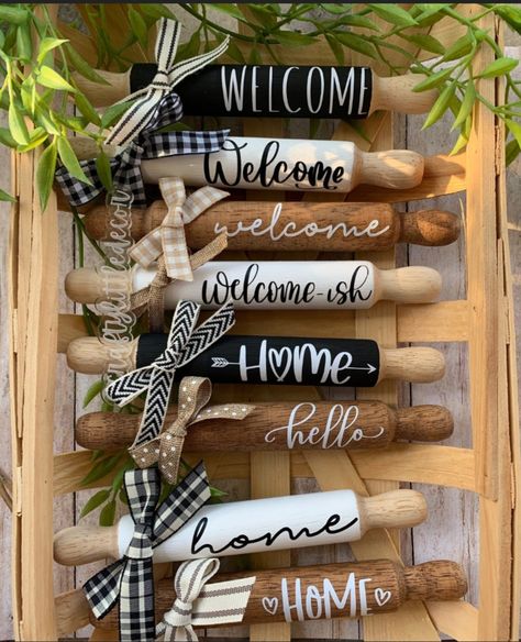 Rolling Pin Display, Farmhouse Rolling Pins, Farmhouse Tray Decor, Rolling Pin Crafts, Southern Signs, Mini Rolling Pins, Custom Farmhouse, Pin Crafts, Farmhouse Tray