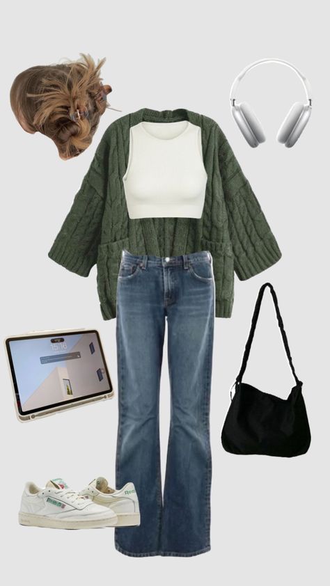 pov: you work on campus and study after your shift #college #fall #spring #outfitinspo #study #studyinspo #outfit #workoutfit Fall Campus Outfit, Fall College Outfits Casual, Study Outfit College, College Student Aesthetic Outfit, Study Outfit Comfy, Study Date Outfit, Study Outfit Aesthetic, College Outfits Uk, College Campus Outfit