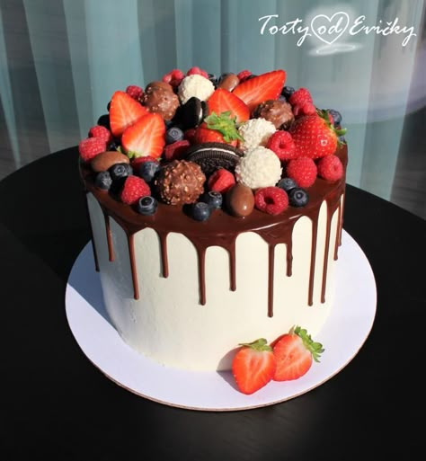 Drip cake by Cakes by Evička Cack Birthday Boys, Birthday Cake Fruit, Tårta Design, Drop Cake, Fresh Fruit Cake, Chocolate Cake Designs, Chocolate Drip Cake, Elegant Birthday Cakes, Chocolate Cake Decoration