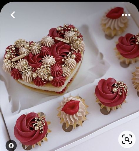 Valentines Cupcakes Decoration, Ermine Buttercream, Cakes Videos, Valentines Cakes And Cupcakes, Cupcakes Bonitos, Chocolate Valentine, Valentines Recipes Desserts, Baked Cakes, Valentines Baking