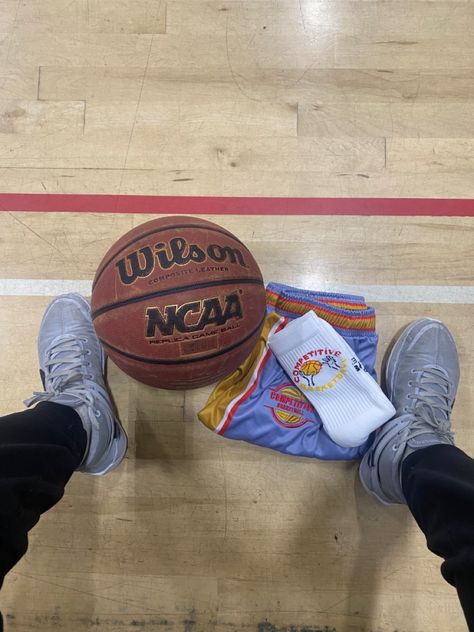 Hooping Aesthetic, Aau Basketball Aesthetic, Basketball Training Aesthetic, Basketball Gym Aesthetic, College Basketball Aesthetic, Basketball Hoop Aesthetic, Basketball Player Aesthetic, Basketball Players Aesthetic, Playing Basketball Aesthetic