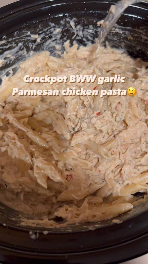 BWW garlic Parmesan chicken pasta🤤 it’s so easy and yummy! Recipe: •Spray your crockpot •add about 3 chicken breasts •pour 1 bottle of Buffalo Wild Wings garlic Parmesan sauce in •fill that empty bottle about halfway with heavy whipping cream, shake it up and pour it in. •add one block of cream cheese, cut into sections •add one full bag of Parmesan cheese Cook on high for 4 hours, shred the chicken, cook your pasta, and mix it all together! Voilà! Done✔️ Save for later & enjoy! | Mega Buffalo Wild, Garlic Parmesan Sauce, Buffalo Wild Wings, Chicken Parmesan Pasta, Garlic Parmesan Chicken, Garlic Parmesan, Chicken Parmesan, Chicken Pasta, Parmesan