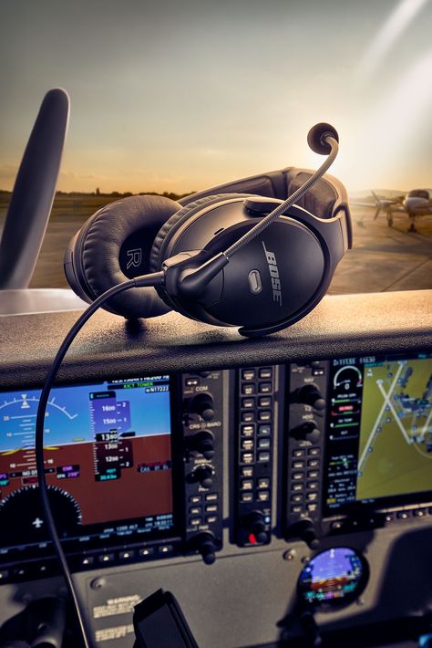 Pilot Essentials, Pilots Lifestyle, Pilot Notes, Bose Headset, Aviation Training, Pilots Aviation, Female Pilot, Come Fly With Me, Civil Aviation