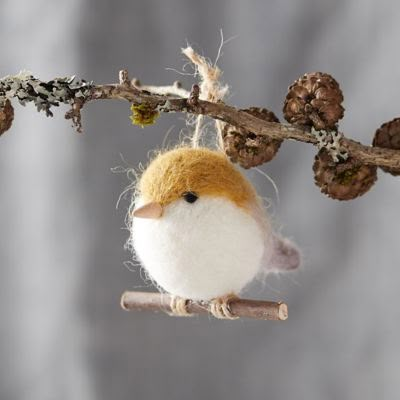 Felt Birds Ornaments, Tovad Ull, Bird On A Branch, Felted Christmas, Felting Diy, Needle Felting Ideas, Needle Felted Christmas, Needle Felting Diy, Needle Felting Tutorials