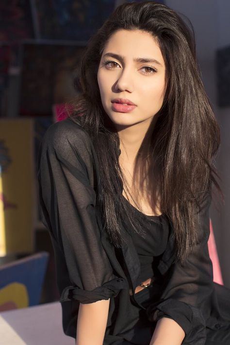 Embedded image Mahira Khan, Hair, Black