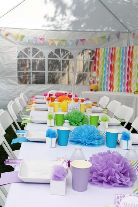 Loving the colorful table settings at this Rainbow Animal Birthday Party! See more party ideas and share yours at CatchMyParty.com #catchmyparty #partyideas #rainbowparty #rainbowtablesettings Color Party Table Decor, Rainbow Table Set Up, Birthday Tables Ideas, Rainbow Themed Birthday Party Table Settings, Rainbow Birthday Party Table Set Up, Art Party Table Set Up, Kids Rainbow Party Table, Rainbow Birthday Table Decor, Cocomelon Table Set Up