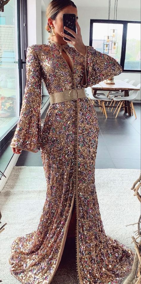 Evening Kaftan Dresses, Moroccan Clothing Woman, Moroccan Dress Modern, Moroccan Dress Kaftan, Moroccan Outfit, Kaftan Hijab, Gala Attire, Modern Kaftan, Moroccan Kaftan Dress