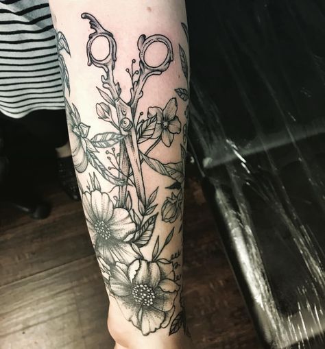 Fun addition to this floral arm piece :) shears for @hannah.crafted ! Thanks for coming in ✨🔥 #inkedgirls #girlswithtattoos #armtattoos… Hair Stylist Tattoo Sleeve, Shears Tattoo, Hairstylist Tattoos, Arm Tats, Botanical Tattoo, Stylist Tattoos, Thanks For Coming, Soul Art, Tattoos Ideas