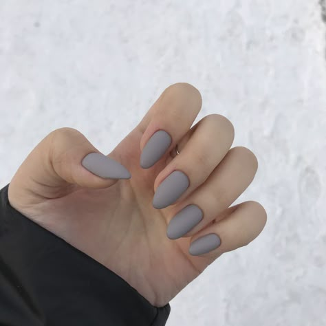 Matte Dip Nails, Matte Grey Nails, Semipermanent Nails, Shades Of Nails, Nail Polish Wall, Grey Matte Nails, Taylor Swift Nails, Simple Nail Ideas, Grey Nail