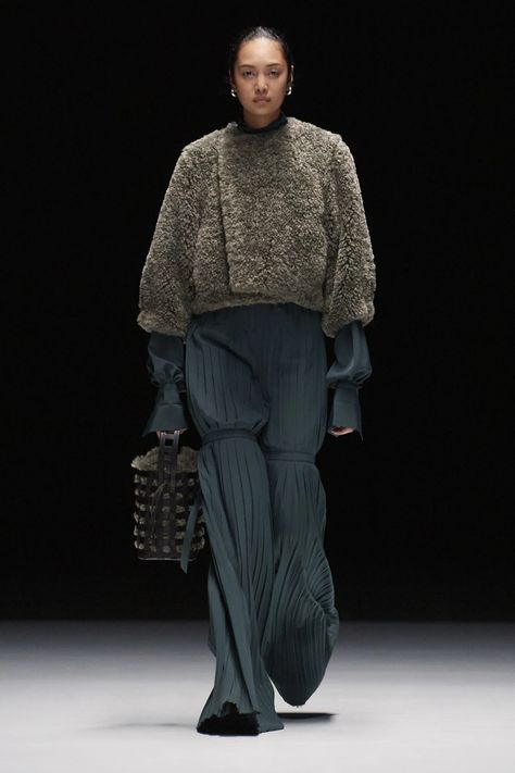 Hyke Tokyo Fall 2023 Collection | Vogue Hyke Tokyo, Aw 23, Tokyo Fashion Week, Nordic Sweater, Faux Shearling Coat, Running Vest, Balloon Sleeve Dress, Wool Trench Coat, Tokyo Fashion