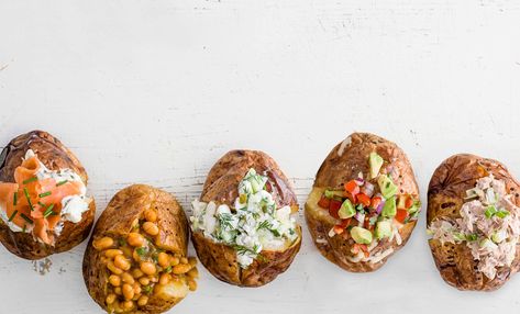 Baked Potato Fillings, Salted Baked Potato, Jacket Potato Recipe, Baked Potato Toppings, Easy Baked Potato, Potato Varieties, Perfect Baked Potato, Crispy Sweet Potato, Potato Toppings