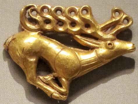 https://flic.kr/p/e7yuBk | Ancient Indo-Scythian. Stag plaque, 400-300 BCE, gold, cast in shell mold, Scythian, western Asia, Cleveland Museum of Art. | Photo by Wmpearl, 2012 Ancient Artefacts, Gold Deer, Deer Statues, Western Asia, Cleveland Museum Of Art, Pendants Necklace, Ancient Jewelry, Ancient Cultures, Saint Petersburg