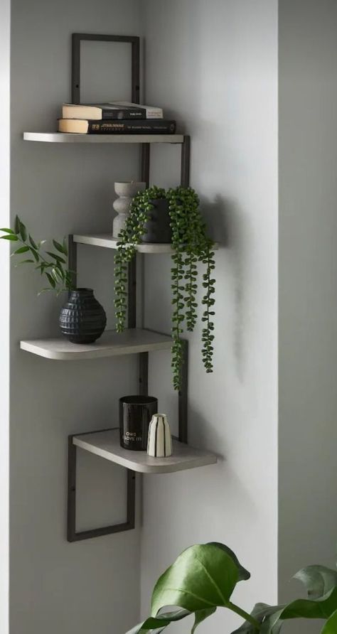 corner shelf Bedroom Ideas Floating Shelves, Corner Shelf Ideas Bathroom, Empty Corner In Living Room Ideas, Bedroom Shelves Ideas, Living Room Corner Ideas, Art Deco Bedroom Decor, Shelves For Bedroom, Green Living Room Decor, Floating Shelves Wall