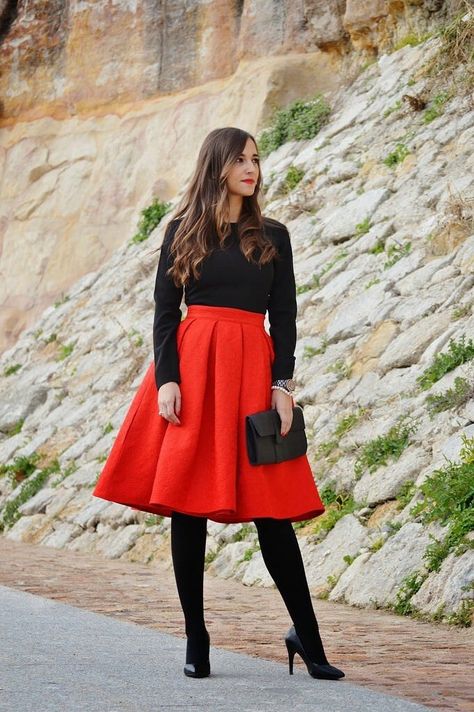 Winter Midi Skirt, Winter Midi Skirt Outfit, Midi Skirt Outfit Ideas, Midi Skirt Outfit Winter, 23 Outfit, Stylish Midi Skirt, Midi Skirt Winter, Spring Skirt Outfits, Skirt Outfit Ideas