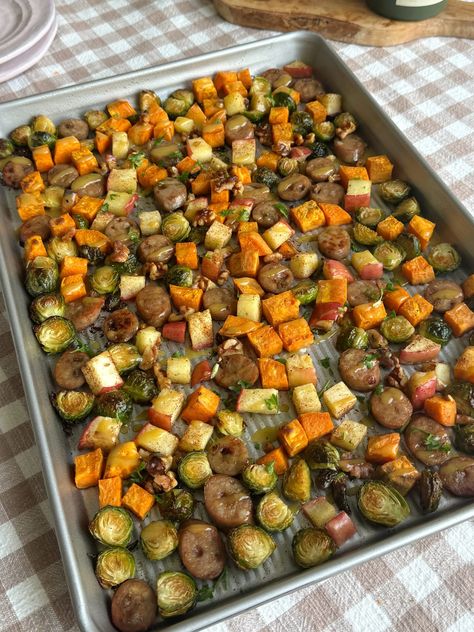 Fall Chicken Sausage Sheet Pan Meal - Dash of Mandi Sausage Sheet Pan Meal, Chicken Sausage Sheet Pan, Sweet Potato Roasted, Sausage Sheet Pan, Potato Roasted, Sprouting Sweet Potatoes, Chicken Sausage Recipes, Pancetta Pasta, Crispy Brussel Sprouts