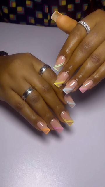 French Nail Ideas Short, Cute Nails Ideas French Tips, Gum Gel Nail Designs, Design For Short Nails Gel, Simple Art Nails, Nails Acrylic Ideas Short, Cute Nail Designs Square, French Tip Acrylic Nails Color, Short Nail Arts