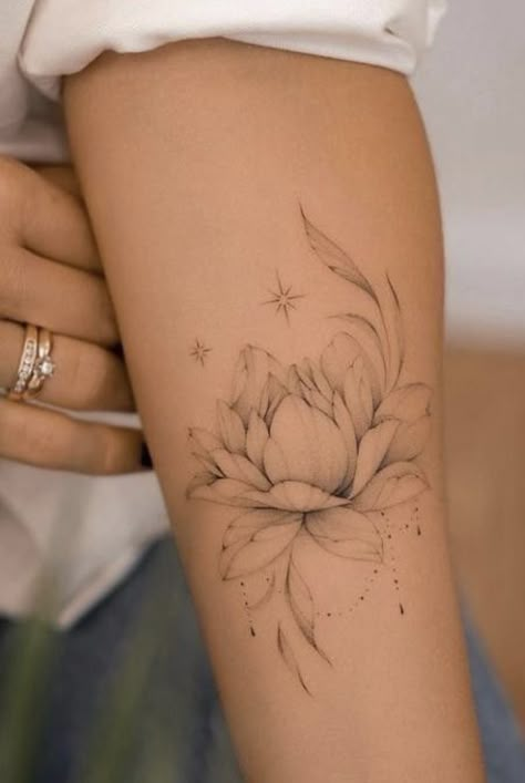 Small Inner Forearm Tattoos For Women, Wrist Forearm Tattoos For Women, Fineline Forearm Tattoo, Womens Floral Tattoos, Flower Tattoos For Women Forearm, Woman Forearm Tattoo, Feminine Forearm Tattoo, Hippie Tattoos, Fineline Tattoo Ideas