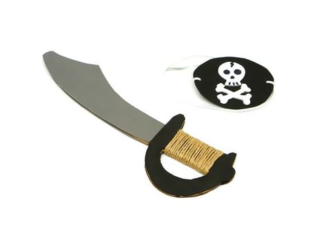 Parche y espada de pirata hechos con goma eva y cartón Pirate Ship Craft, Pirate Costume Kids, Pirate Costume Diy, Pirate Crafts, Play Props, Pirate Birthday Party, Pirate Birthday, Manualidades Diy, Pirate Costume