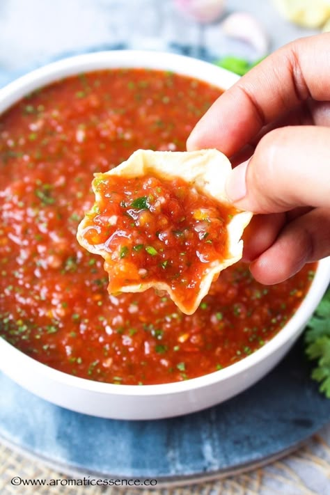 Salsa With Canned Tomatoes, Easy Homemade Salsa Recipe, Keto Sauce, Easy Homemade Salsa, Easy Salsa Recipe, Homemade Salsa Recipe, Easy Salsa, Homemade Salsa, Chips And Salsa